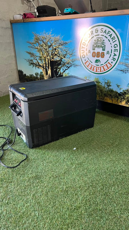 CampMaster 42L Fridge/Freezer